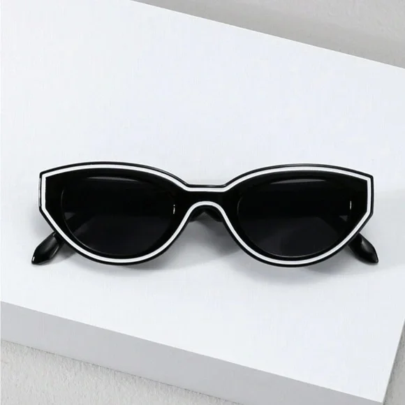 Funky Black & White Cat Eye Oval Shaped Sunglasses w Dark Grey Lens OS New - Picture 6 of 9